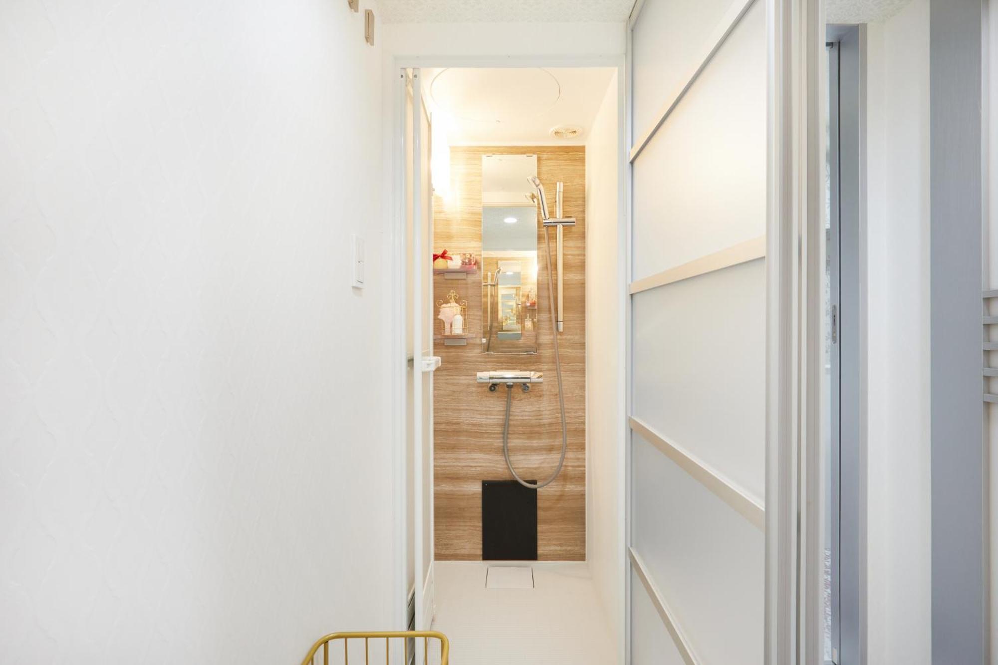 Higashi-shinjuku Station Apartemen *